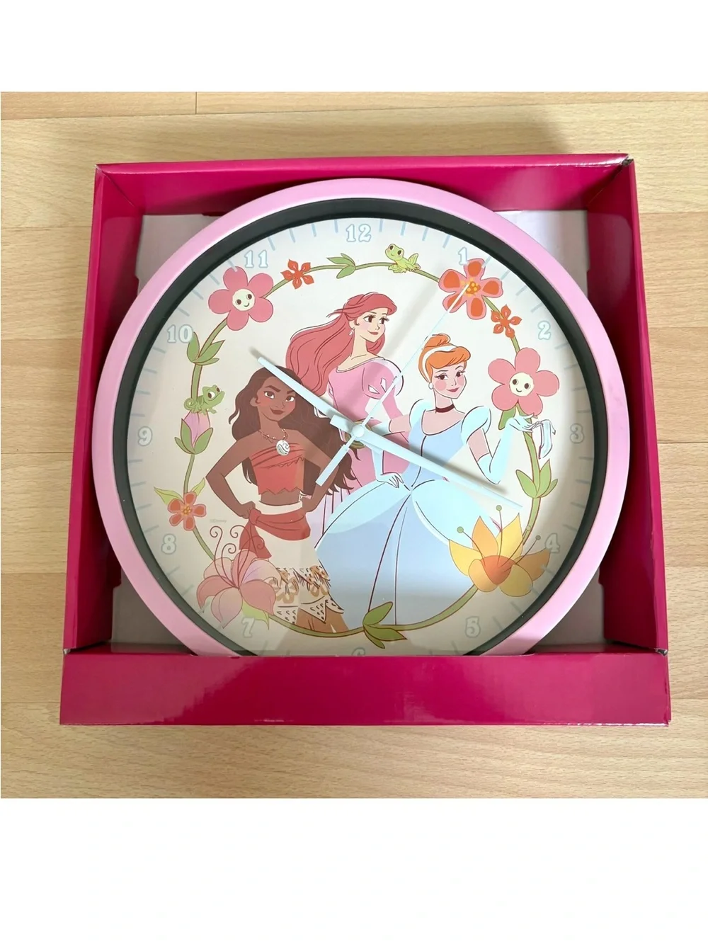 Disney Princess Decorative Round Wall Clock Battery Operated *NEW*